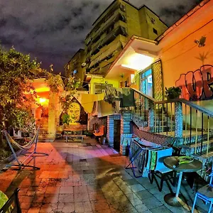 Milingona Center Albergue Tirana